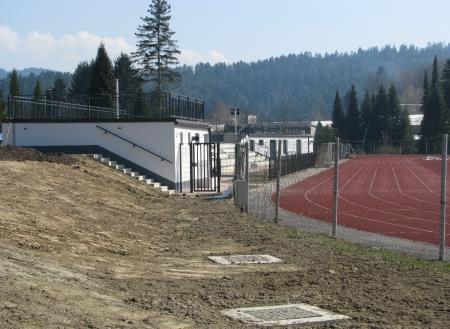 5 Gradnja pomožnega športnega objekta na atletskem stadionu